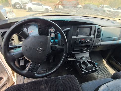 Used 2004 Dodge Ram 1500 Truck SLT w/ Trailer Tow Group RWD image 8