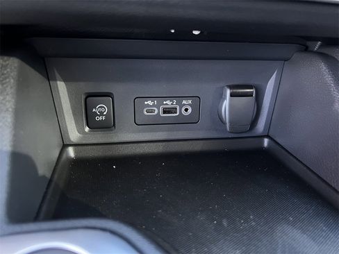 New 2025 Nissan Sentra SR image 12