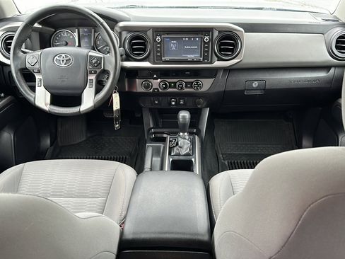 Used 2018 Toyota Tacoma SR5 image 20