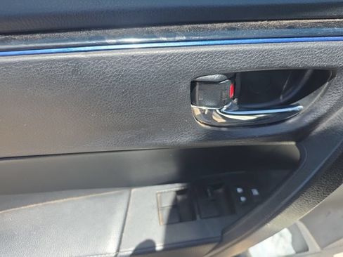 Used 2019 Toyota Corolla SE FWD image 12