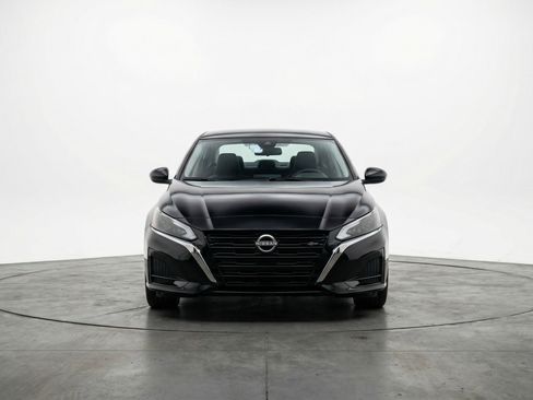 Used 2025 Nissan Altima 2.5 SV image 2