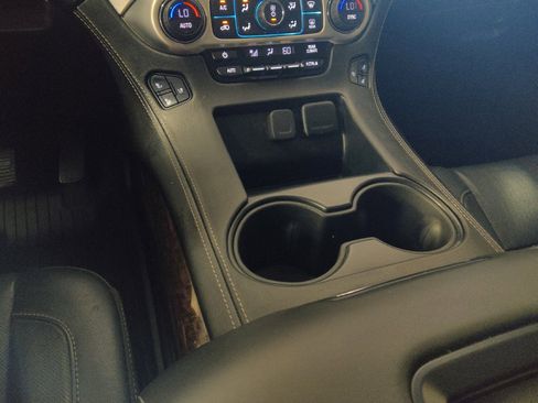 Used 2020 GMC Yukon SLT w/ HD Trailering Package AWD/4WD image 26