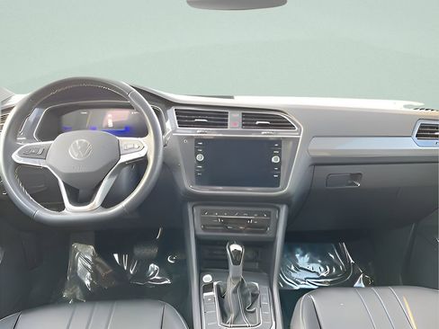 Used 2024 Volkswagen Tiguan SE AWD/4WD image 20