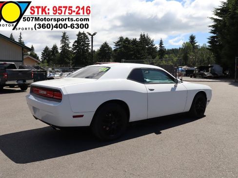 Used 2012 Dodge Challenger SXT Plus RWD image 9