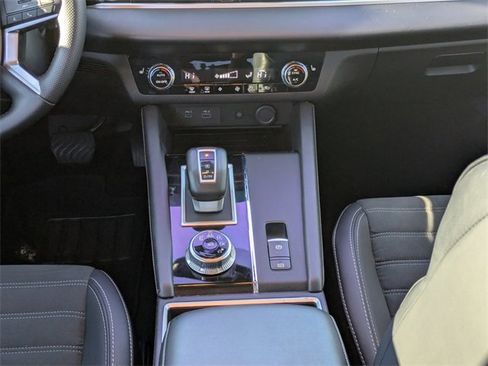 Used 2024 Mitsubishi Outlander SE image 21