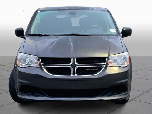 Used 2018 Dodge Grand Caravan SE w/ UConnect Hands-Free Group image 3