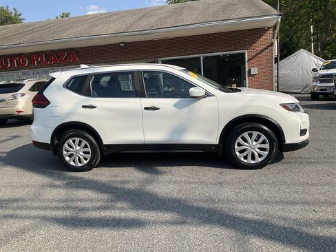 Used 2017 Nissan Rogue S AWD/4WD image 4