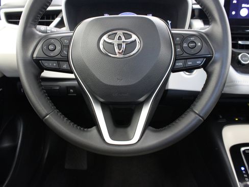 Used 2025 Toyota Corolla XLE FWD image 24