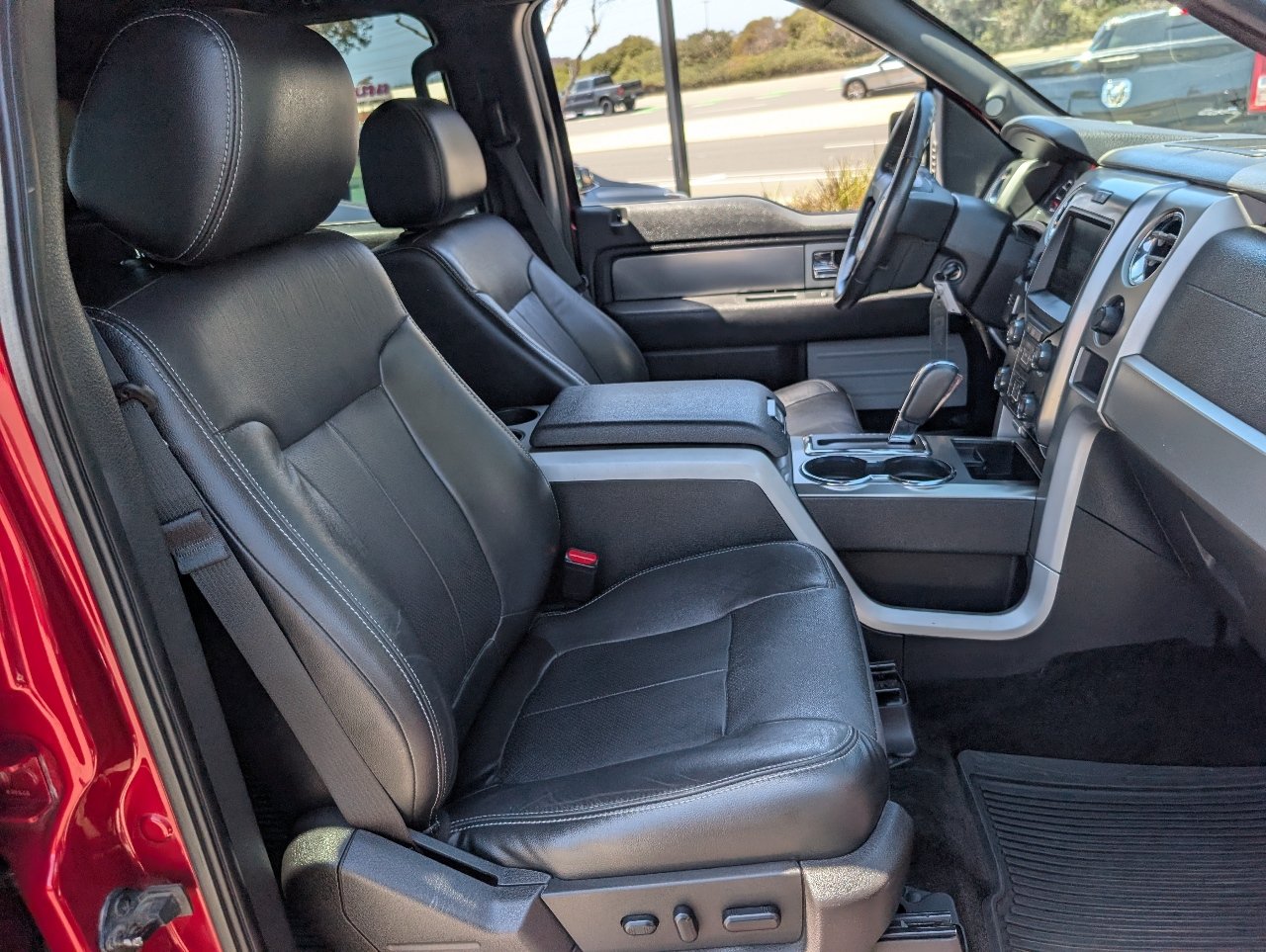 Used 2014 Ford F150 FX4 w/ Equipment Group 402A Luxury AWD/4WD image 7