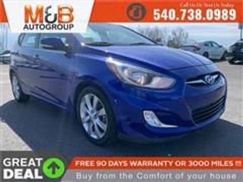 Used 2013 Hyundai Accent SE image 1