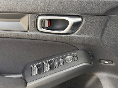 Used 2023 Honda Civic Sport image 32