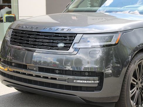 New 2026 Land Rover Range Rover Long Wheelbase SE AWD/4WD image 2