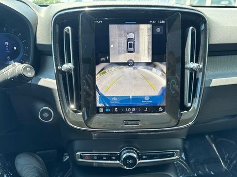 Used 2025 Volvo XC40 B5 Plus AWD/4WD image 26