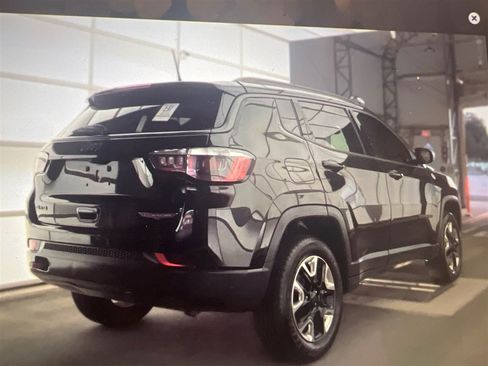 Used 2018 Jeep Compass Trailhawk w/ Navigation Group AWD/4WD image 2