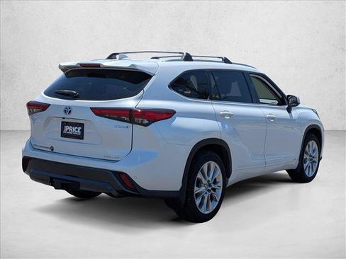 Used 2022 Toyota Highlander Limited AWD/4WD image 5