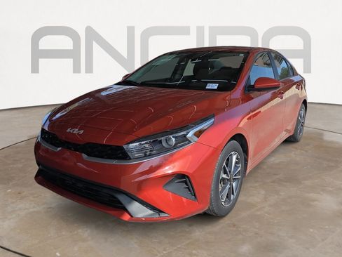 Certified 2023 Kia Forte LXS image 3
