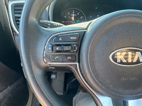 Used 2018 Kia Sportage LX FWD image 21