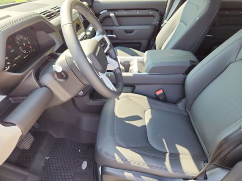 New 2025 Land Rover Defender 110 S image 21