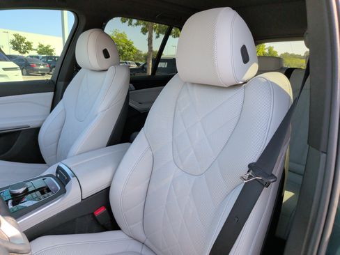 Used 2024 BMW X5 xDrive40i w/ Premium Package AWD/4WD image 25