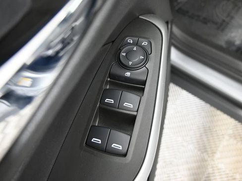 Used 2024 Chevrolet Trax RS w/ Driver Confidence Package FWD image 19