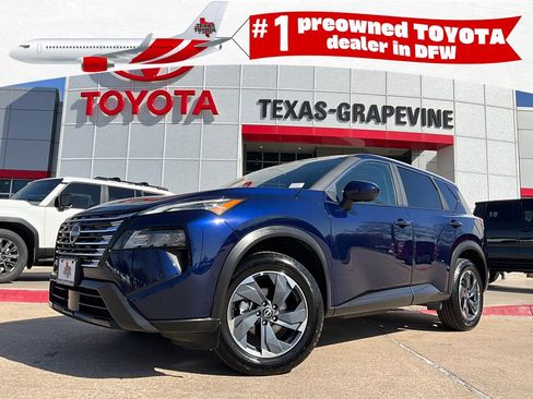 Used 2025 Nissan Rogue SV image 1