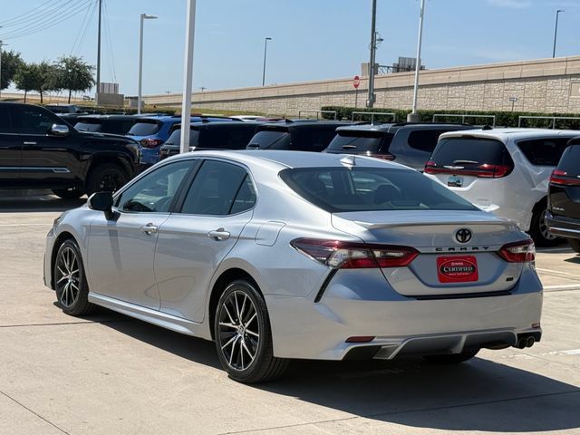 Used 2024 Toyota Camry SE FWD image 4