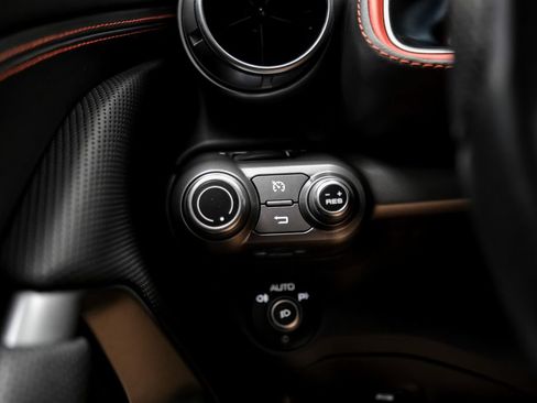 Used 2019 Ferrari 812 Superfast RWD image 31