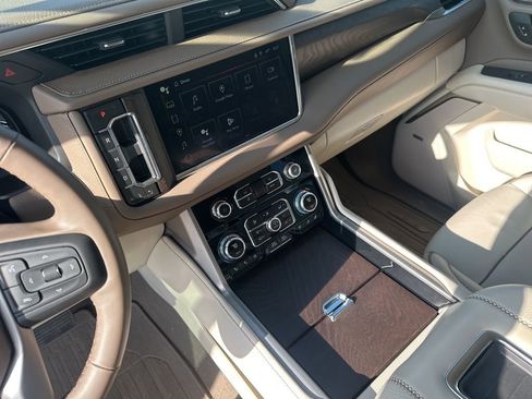 Certified 2024 GMC Yukon Denali image 10