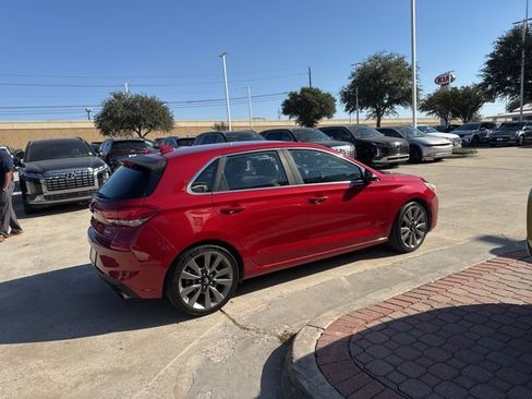 Used 2018 Hyundai Elantra GT Sport image 9