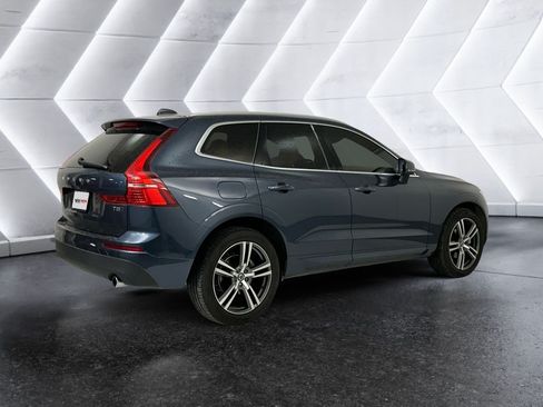 Used 2020 Volvo XC60 T5 Momentum w/ Protection Package Premier AWD/4WD image 4
