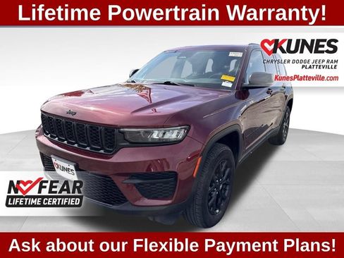 Used 2024 Jeep Grand Cherokee Altitude AWD/4WD image 9