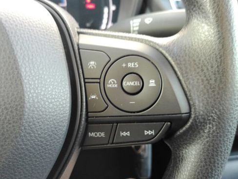 Used 2026 Toyota Corolla LE FWD image 34