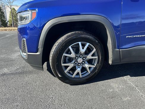 Used 2023 GMC Acadia SLT image 27