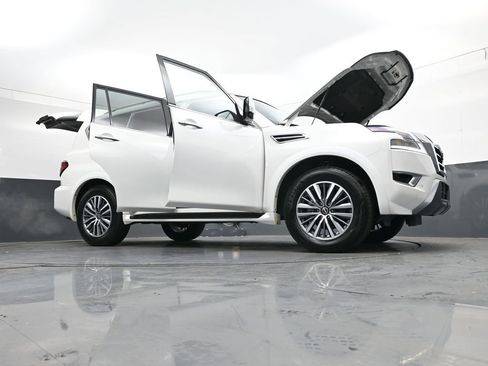 Used 2024 Nissan Armada SL w/ Captain's Chairs Package image 49