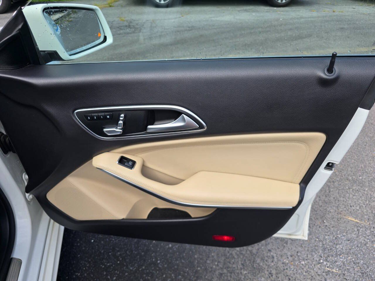 Used 2019 Mercedes-Benz CLA 250 4MATIC image 28