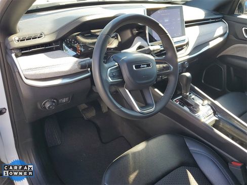 Used 2024 Jeep Compass Latitude image 17