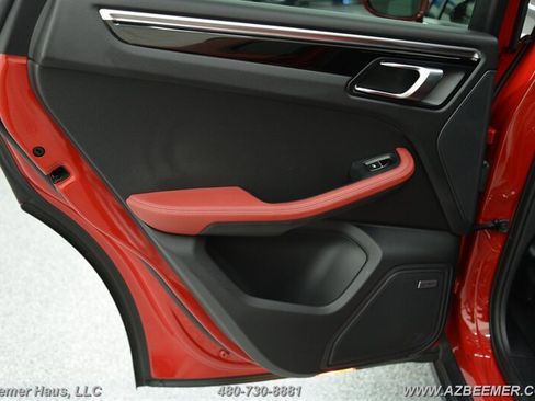 Used 2022 Porsche Macan image 36