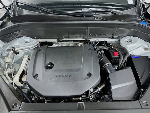 Used 2025 Volvo XC90 B6 Plus image 36