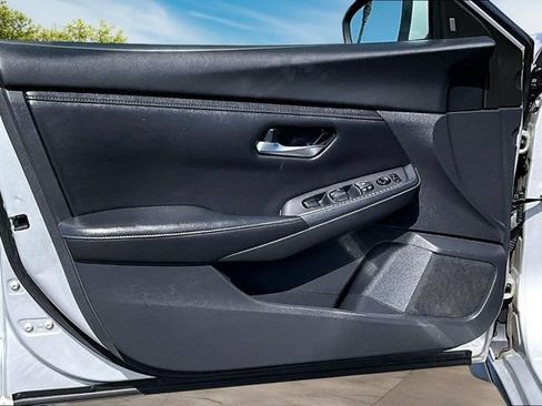 Certified 2022 Nissan Sentra SV FWD image 19
