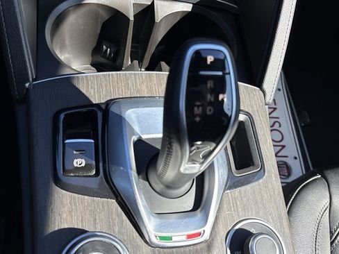 Used 2021 Alfa Romeo Stelvio Ti image 40