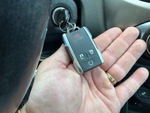 Used 2019 Chevrolet Colorado Z71 AWD/4WD image 35