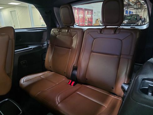 Used 2020 Lincoln Aviator Reserve w/ Equipment Group 202A AWD/4WD image 21