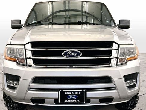 Used 2017 Ford Expedition XLT image 4