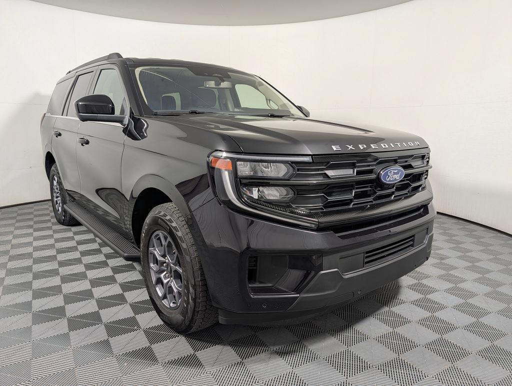 Certified 2025 Ford Expedition Active RWD image 1