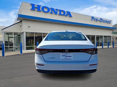 Used 2023 Honda Accord EX image 5