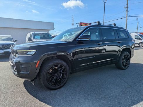 Used 2021 Jeep Grand Cherokee L Overland w/ Luxury Tech Group IV AWD/4WD image 8