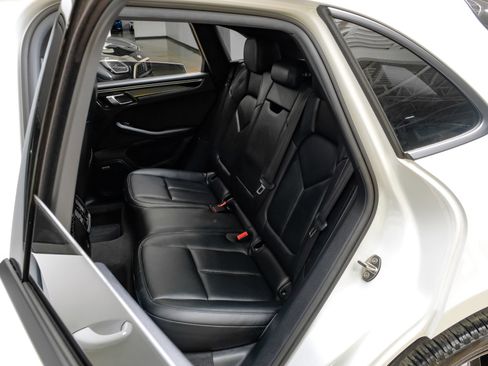 Used 2024 Porsche Macan w/ Premium Plus Package AWD/4WD image 41