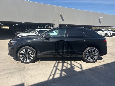 Used 2025 Audi Q8 Premium Plus image 9