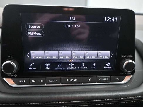 Used 2023 Nissan Rogue SV image 14