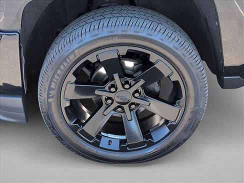 Used 2018 Chevrolet Silverado 1500 LTZ Z71 w/ LTZ Plus Package AWD/4WD image 30